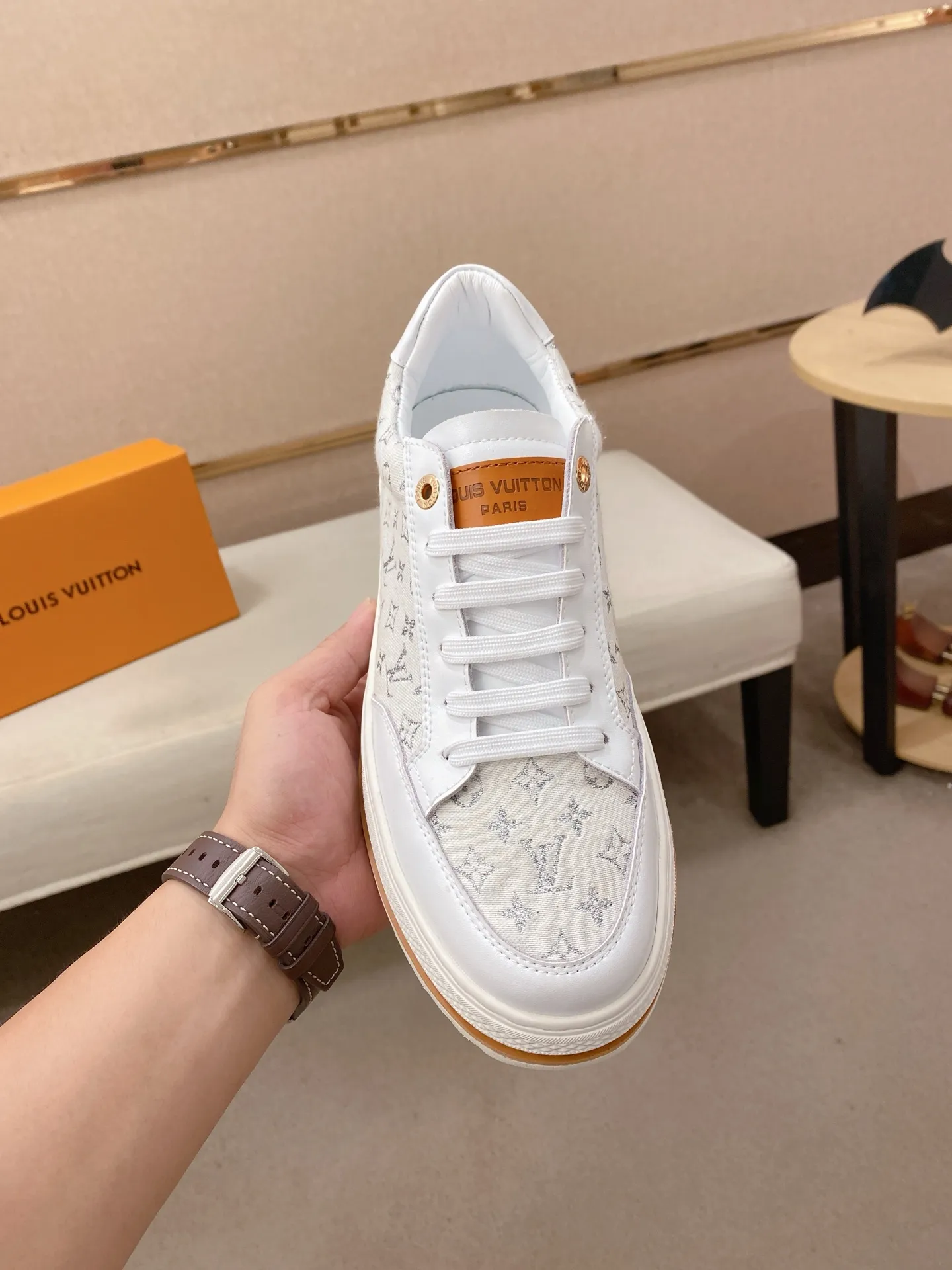 Men's clothing and shoes 400💰Louis Vuitton (Louis Vuitton/LV) top 🔍🔍 new models are on sale at the same time, the upper 🇮🇹 imported first-layer cowhide from Italy, fully imported sheepskin lining 💪💪, completely 1⃣️ to 1 ⃣️Re-engraved🇮🇹💪💪, ⚠Sole: The original sole is specially provided by the original factory, the exclusive movable molded sole is super comfortable, ⚠The original factory follows the order, 🔍🔍high quality, you can enter and exit the counter at will, welcome to compare⚠. Code number:38-44